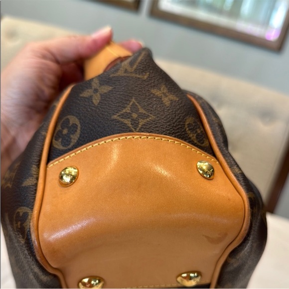 📍FINAL PRICE DROP📍 Authentic Louis Vuitton Boetie Bag with Monogram Canvas - Picture 6 of 15